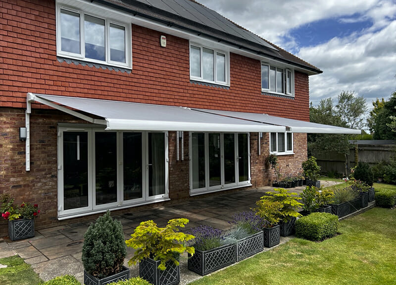 Awnings Hampshire, Surrey, Berkshire, Sussex | Patio Awnings