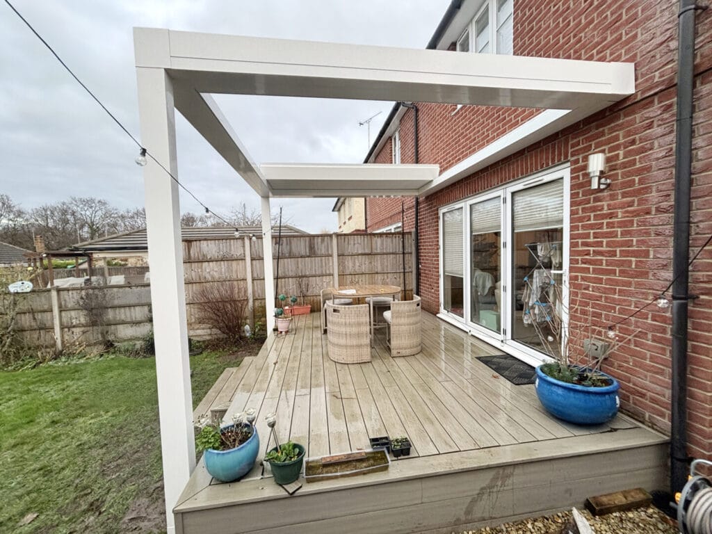 Bioclimatic pergola